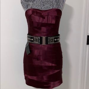 Bebe ruffled burgundy dress Sz small